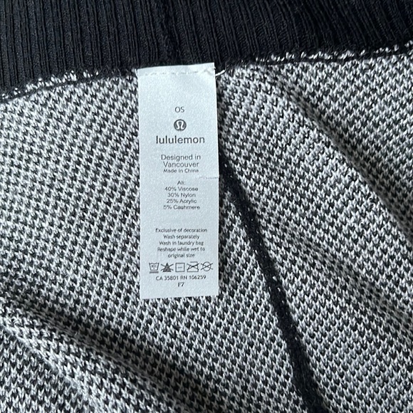 Lululemon Here for Serenity Wrap / One Size / Black White Cashlu - Picture 7 of 7